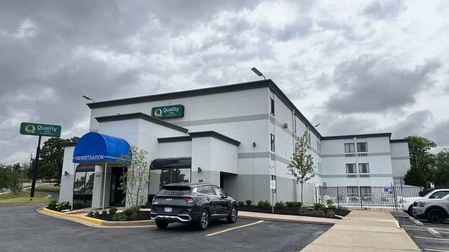 Exterior & Views 4, Quality Inn Merriam Kansas City, Kansas City
