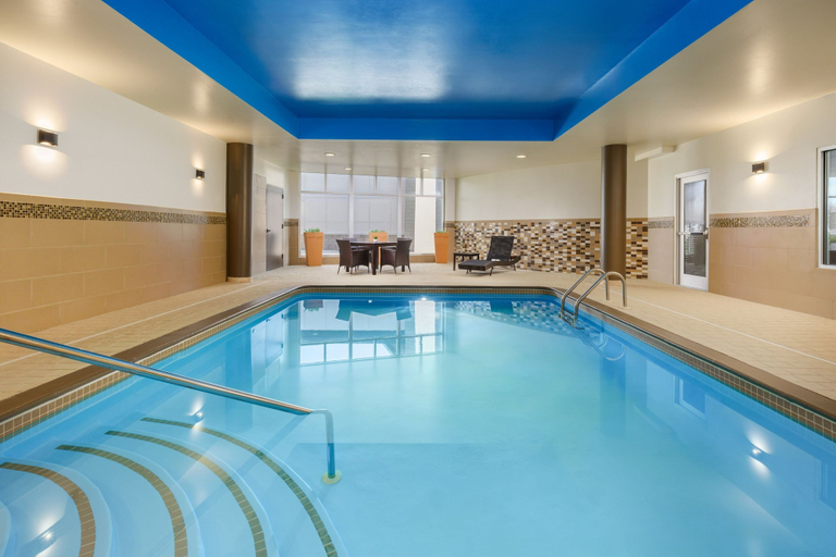 Sport & Beauty, Courtyard by Marriott Keene Downtown, Cheshire