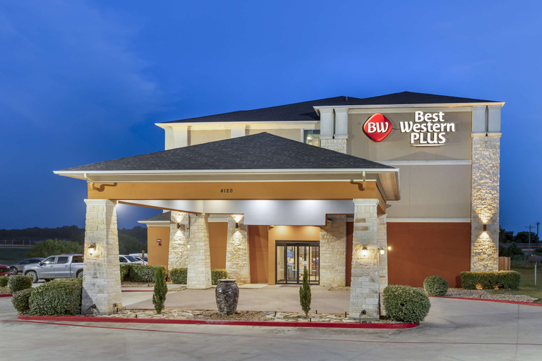 Exterior & Views 2, Best Western Plus Longhorn Inn & Suites, Caldwell