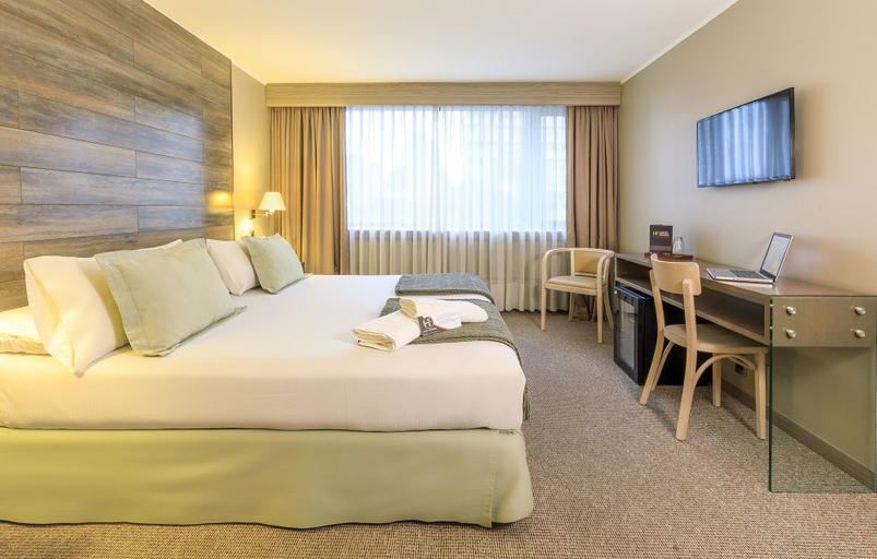 Bedroom 3, Hotel Frontera Plaza, Cautín