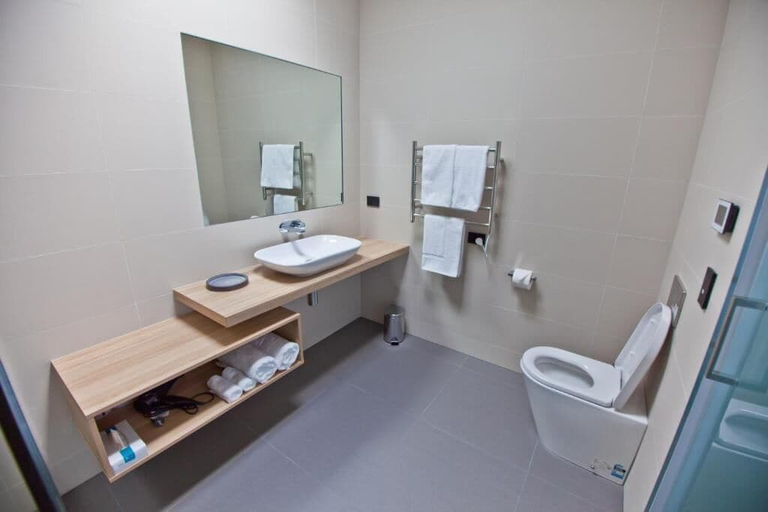 Bathroom 4, Waterfront Apartments, Devonport