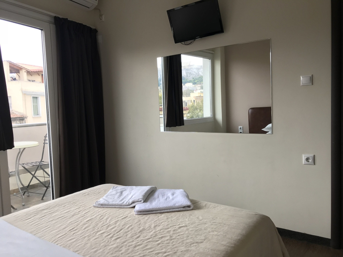 Bedroom 2, Pella Inn Hostel, Attica