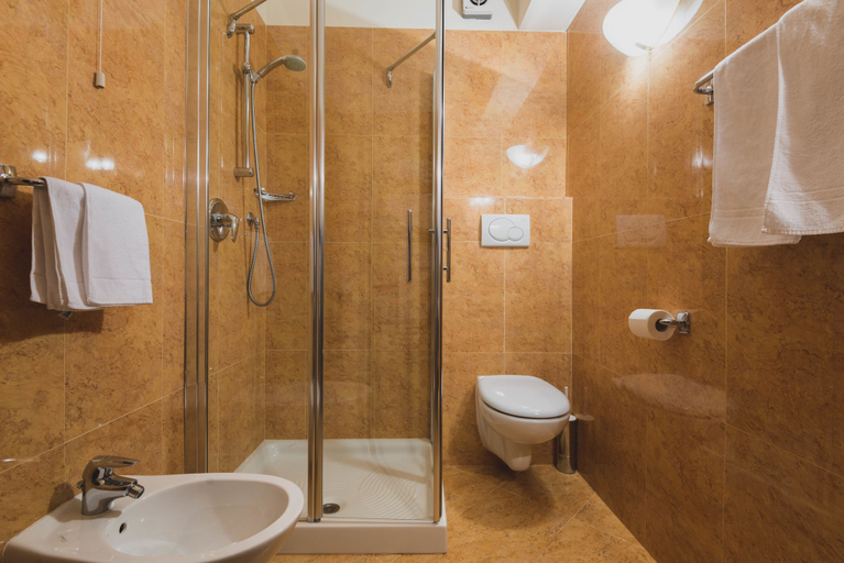 Bathroom 5, B&B Garni Villa Campitello, Trento