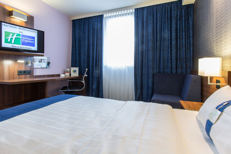 Bedroom 25
