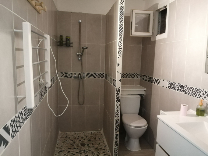 Bathroom 5, Berbi Rosse, Haute-Corse