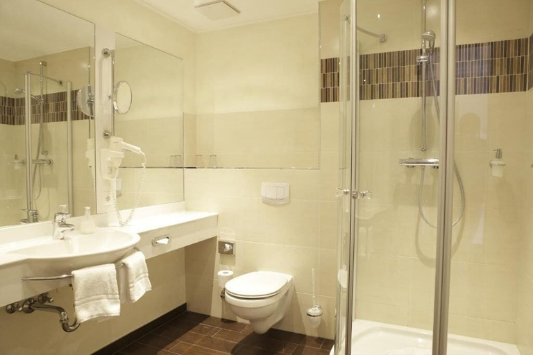 Bathroom 3, Hotel Kirchspiels Gasthaus, Rendsburg-Eckernförde