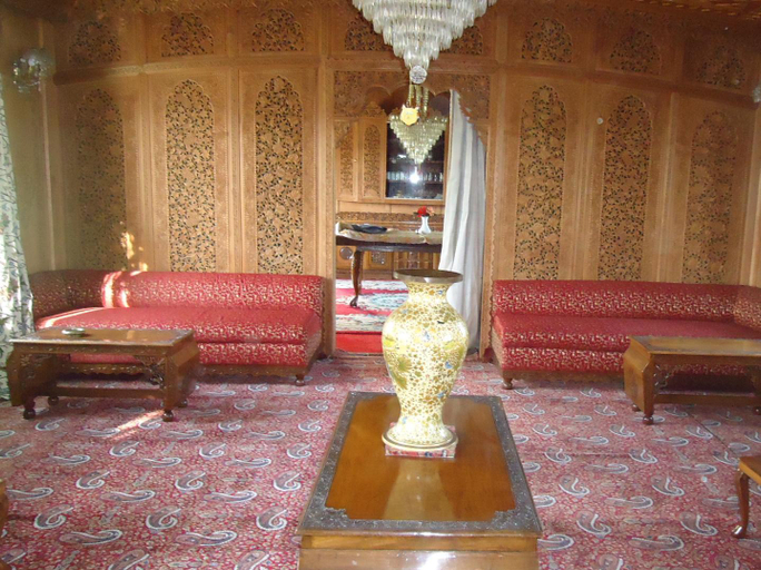 Public Area, Marco Polo Houseboats, Srinagar