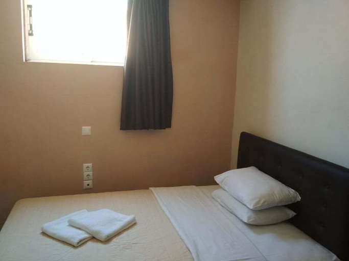Bedroom 3, Pella Inn Hostel, Attica