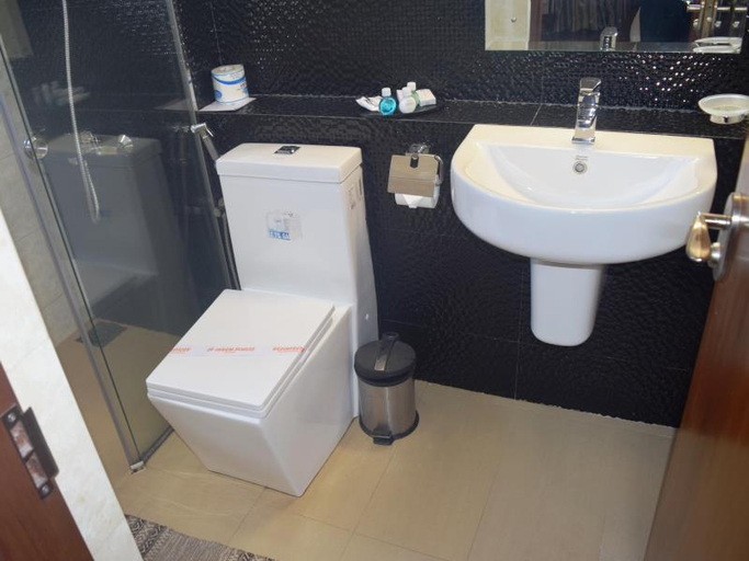 Bathroom 4, Daffodils Hotel, Nuwara Eliya