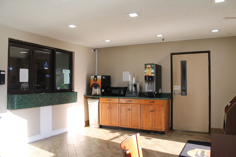 Others 5, Super 8 by Wyndham Greensboro/Coliseum/Conv., Guilford