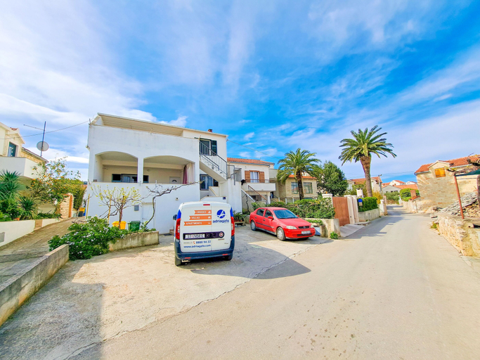 Others 4, Apartment Toma, Supetar