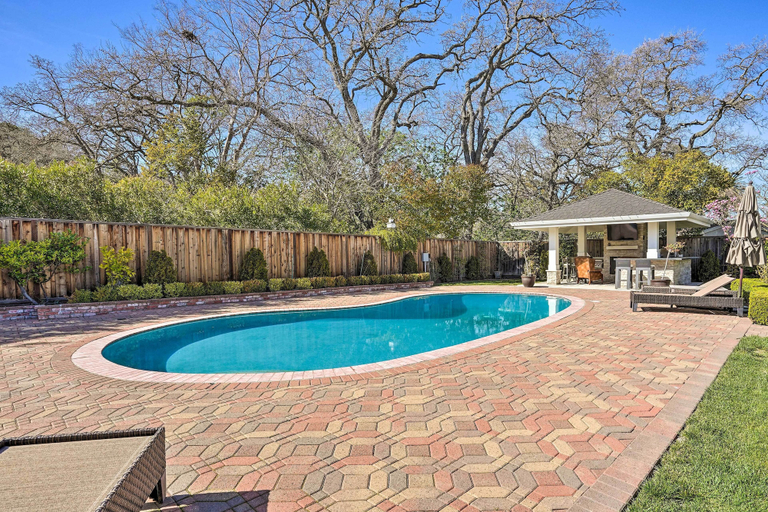 Sport & Beauty 1, Pleasant Hill Studio w/ Pool & Hot Tub Access, Contra Costa