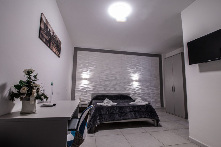 Bedroom 4, Piano Monaco, Palermo
