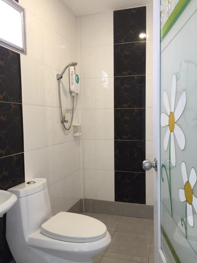 Bathroom, Baanpufa Resort at Laemchabang, Si Racha