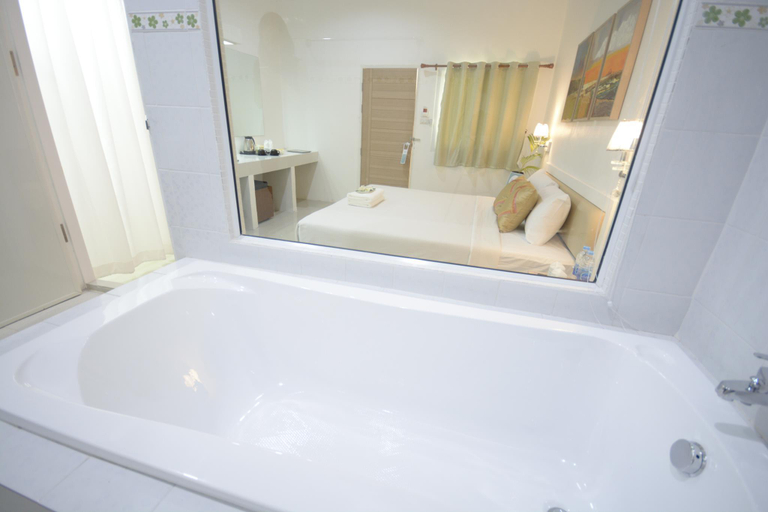 Bathroom 4, iRest Ao Nang Seafront, Mueang Krabi