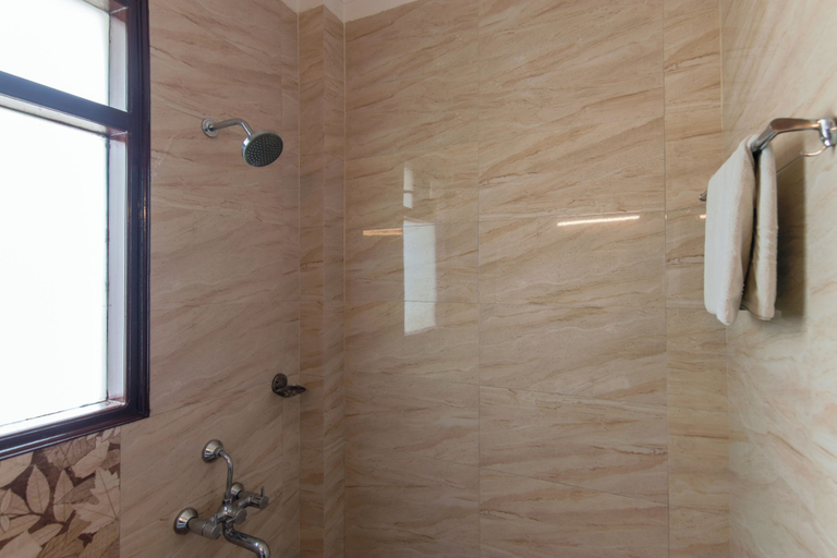 Bathroom, Hotel Artemis 699, Gurgaon