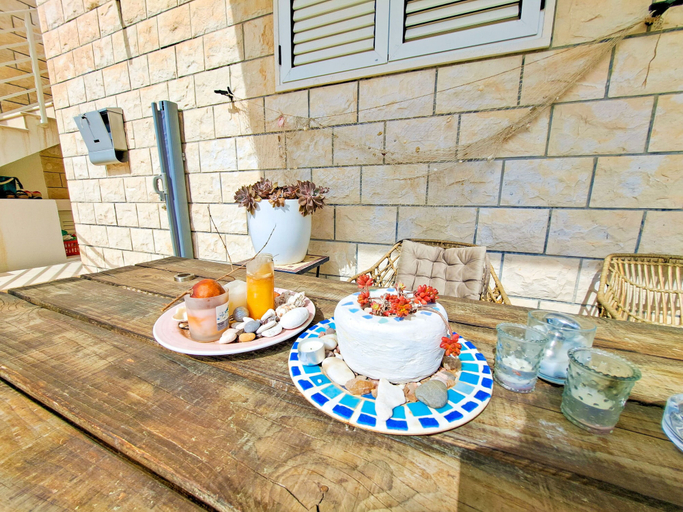Food & Drinks, Apartments Ivanka, Supetar