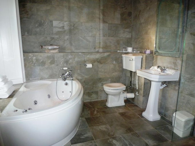 Bathroom 4, Blackaddie House Hotel, Dumfries and Galloway