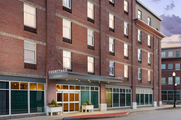 Exterior & Views, Courtyard by Marriott Keene Downtown, Cheshire