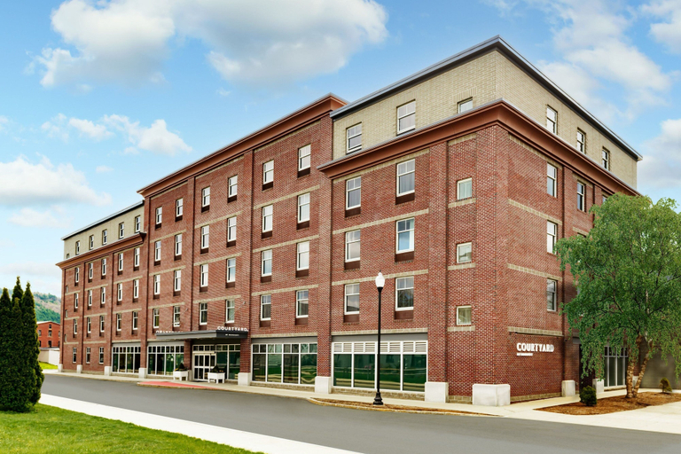 Others 1, Courtyard by Marriott Keene Downtown, Cheshire