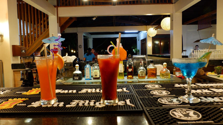 Food & Drinks 5, Kahuna Beach Resort and Spa, San Juan