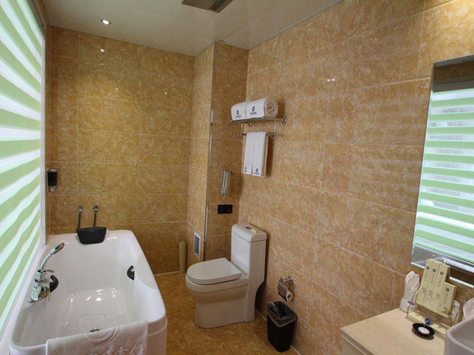 Bathroom 2, Harbin Baixiang Holiday Hotel, Harbin