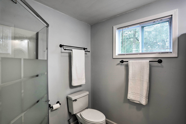 Bathroom 4, Shady Rest Studio: 6 Mi to Ocean Isle Beach!, Brunswick