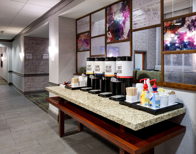 Food & Drinks 5, Hampton Inn & Suites Mobile I-65@ Airport Blvd, Mobile