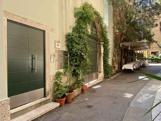 Exterior & Views 2, Residenza Bonifacio, Verona