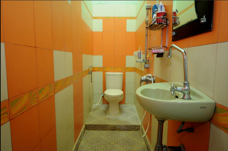 Bathroom 3, Serene Home of The Heart, Yogyakarta