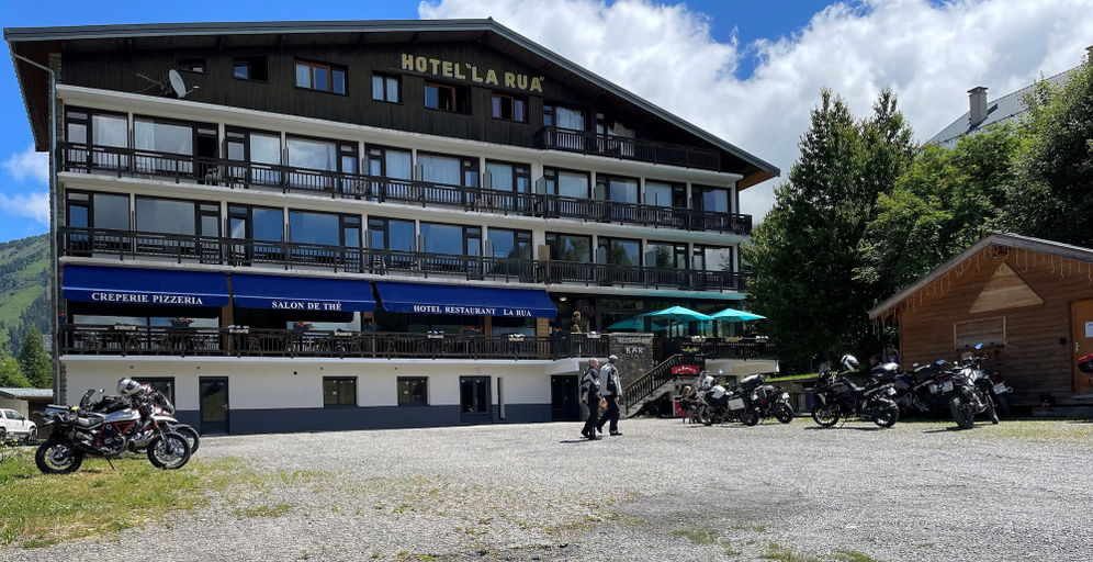 Exterior & Views
