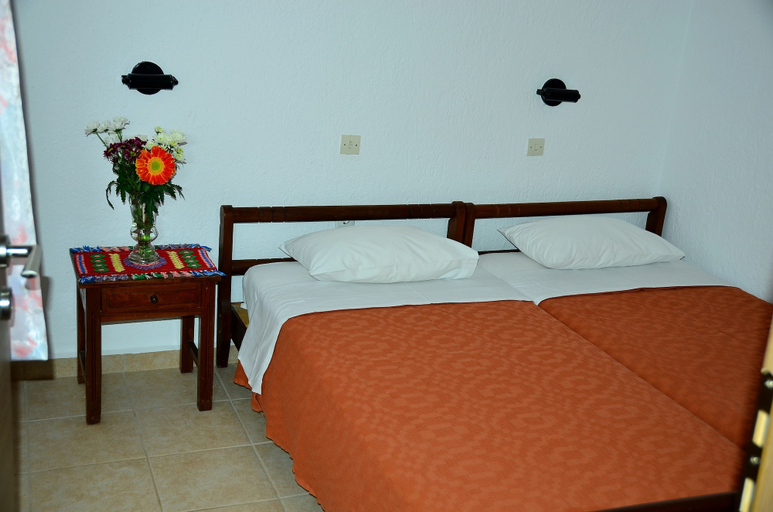 Bedroom 2, Poppy Villas, Crete