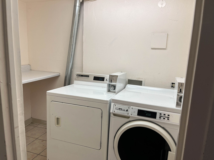 Bathroom 4, Motel 6 Pocatello, ID, Bannock