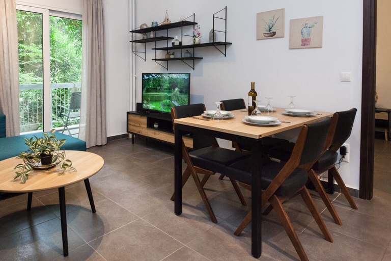 Living area 5, Elegant Urban Escape Apt in Kolonaki, Attica