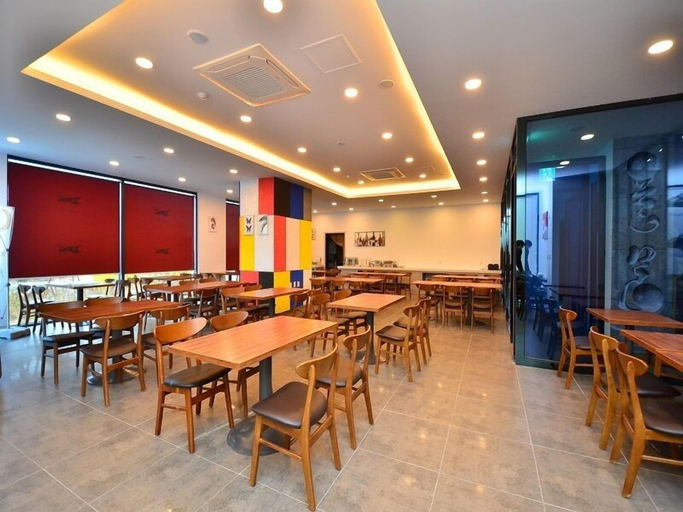 Food & Drinks 5, Full Moon Hotel, Jung