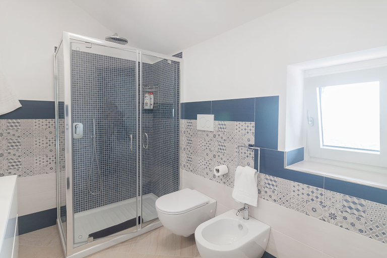 Bathroom 3, Agriturismo La Lobra, Napoli