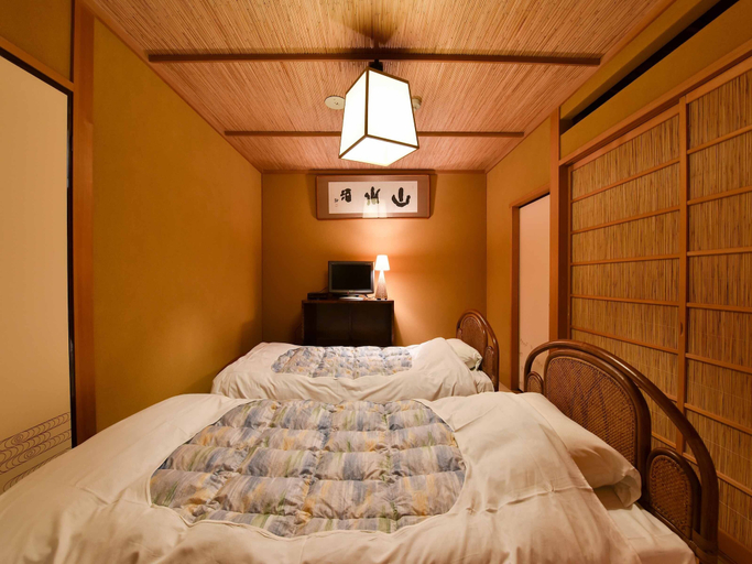 Bedroom 4, Yamatoya Besso, Matsuyama