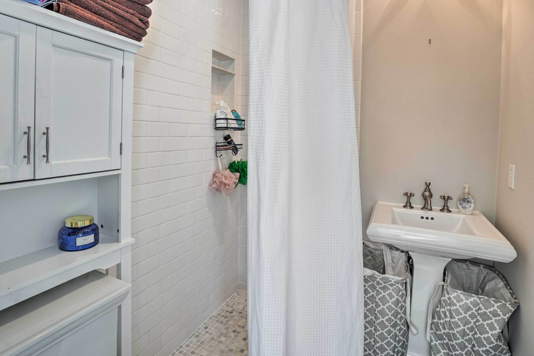Bathroom, Pleasant Hill Studio w/ Pool & Hot Tub Access, Contra Costa