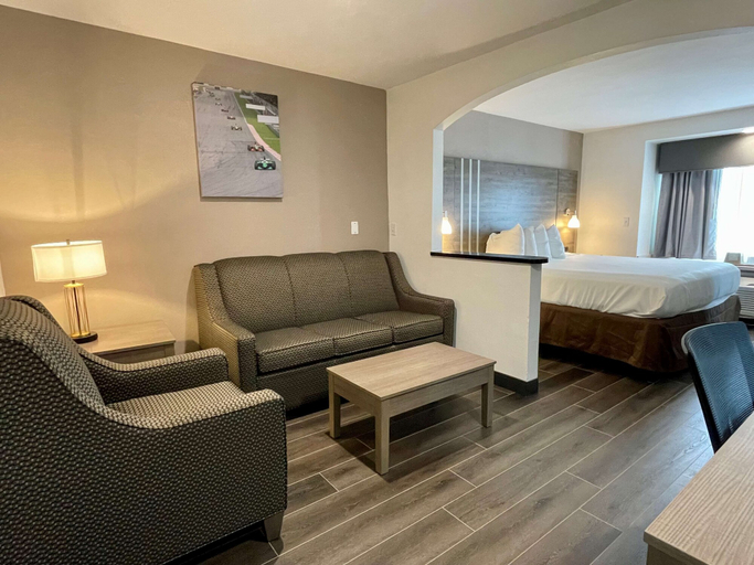 Bedroom 3, Best Western Roanoke Inn & Suites, Denton