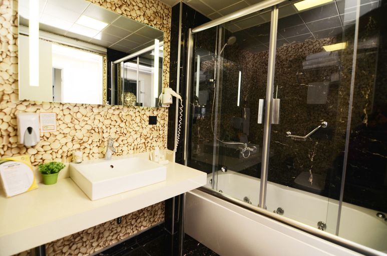Bathroom 5, Tempo Suites Airport İstanbul, Bakırköy