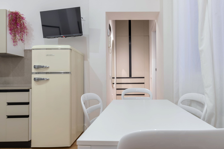 Private kitchen 3, APT per coppie o singoli 10min dal Duomo, Milano