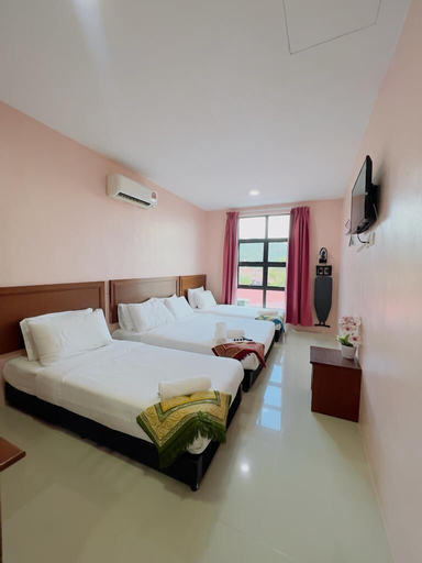 Bedroom 13
