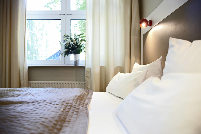 Bedroom 5, Hotel Domicil Hamburg by Golden Tulip, Hamburg