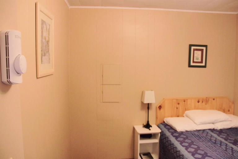 Bedroom 5, Rustico Acres Cottages, Queens
