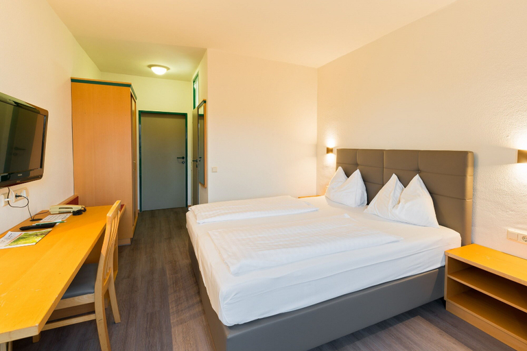 Bedroom 2, Motel Baden, Baden
