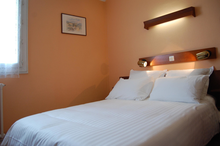 Bedroom 2, Hôtel Saint Jean, Cher