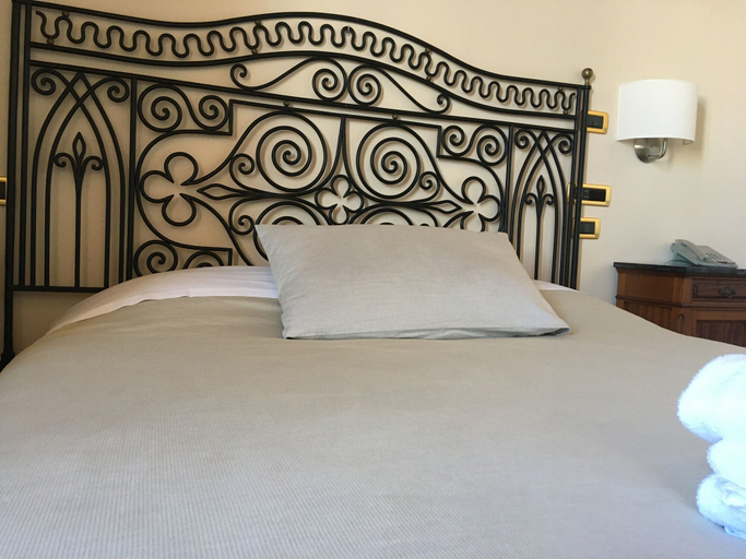 Bedroom 3, S. Martin Hotel, Bari