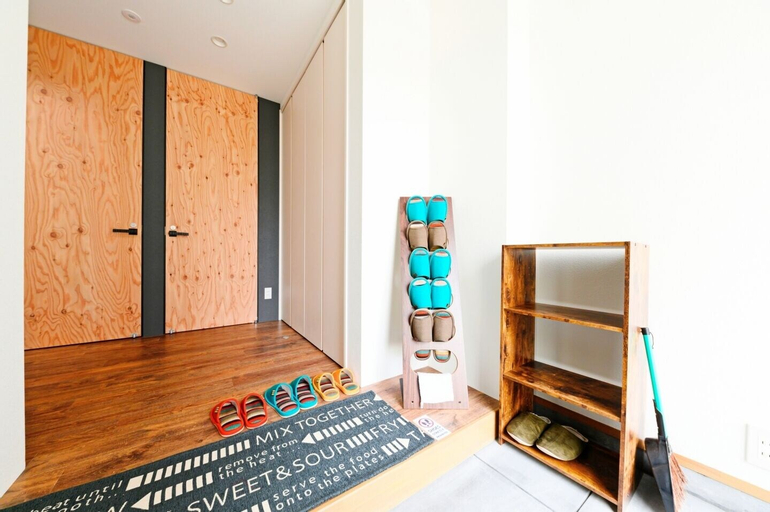 D plus one doors, Otaru