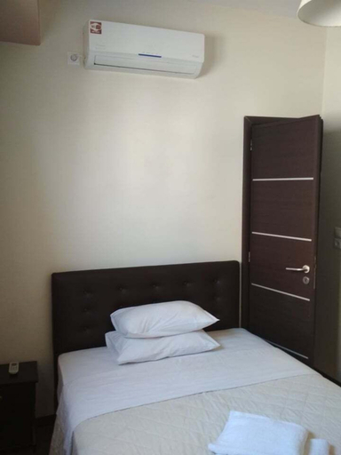 Bedroom 4, Pella Inn Hostel, Attica