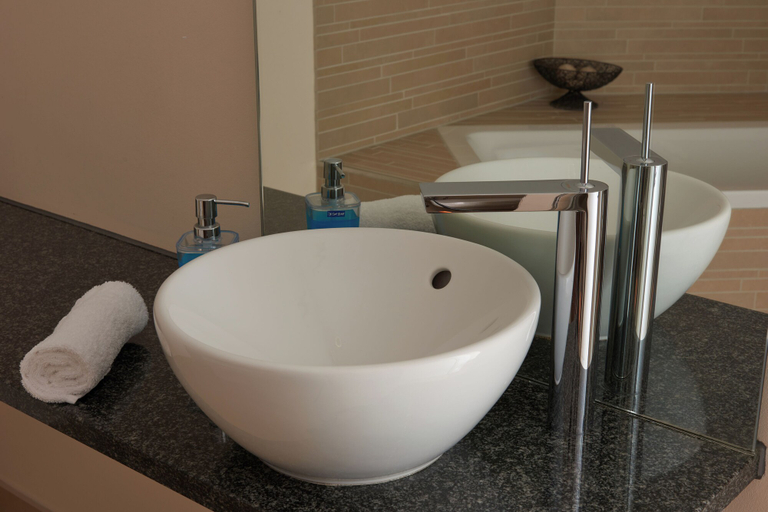 Bathroom 5, Hotel Donauhof, Deggendorf